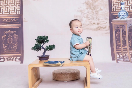 兰考宝宝几个月可以笑出声